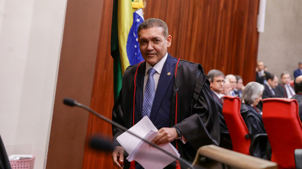 Nunes Marques determina retirada de ataques contra o PT e as urnas