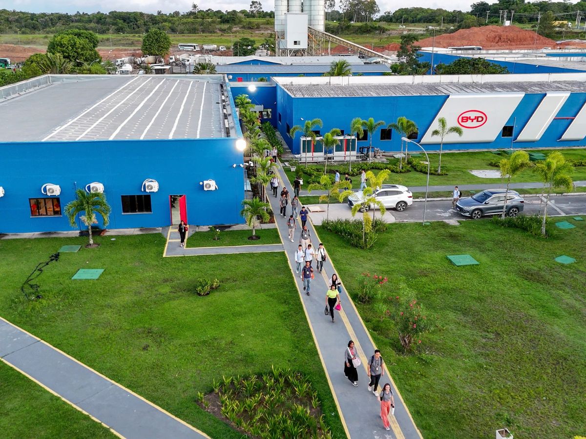 BYD chega a 8 mil funcionários em Camaçari e avança na expansão da produção no Brasil