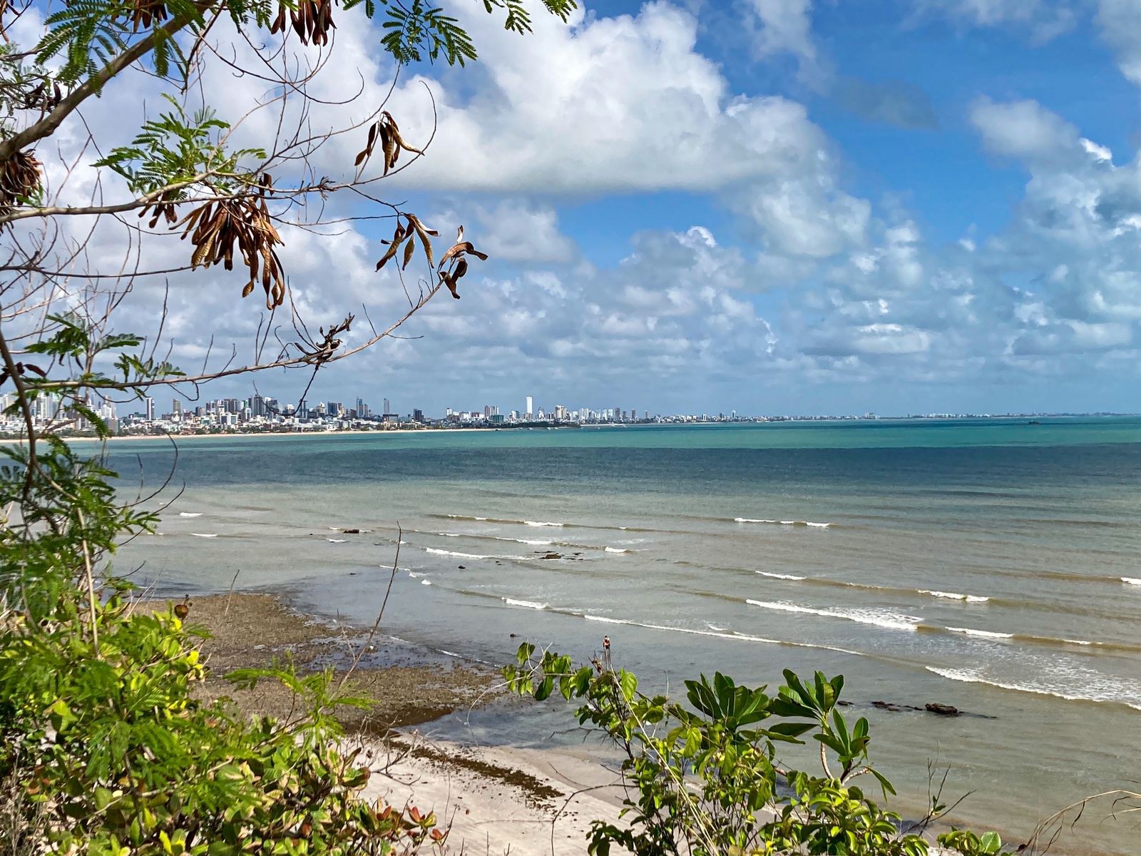 Litoral da Paraíba tem dois trechos de praia impróprios para banho; veja quais
