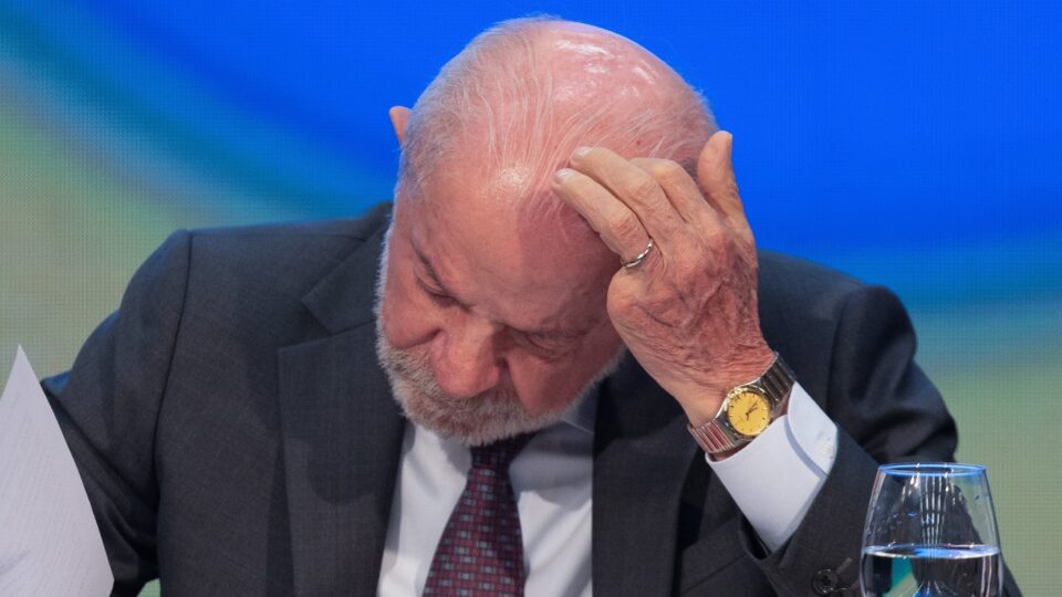 Aposta de Lula na PEC 6×1 esbarra na rejeição ao governo e na resistência da Classe C