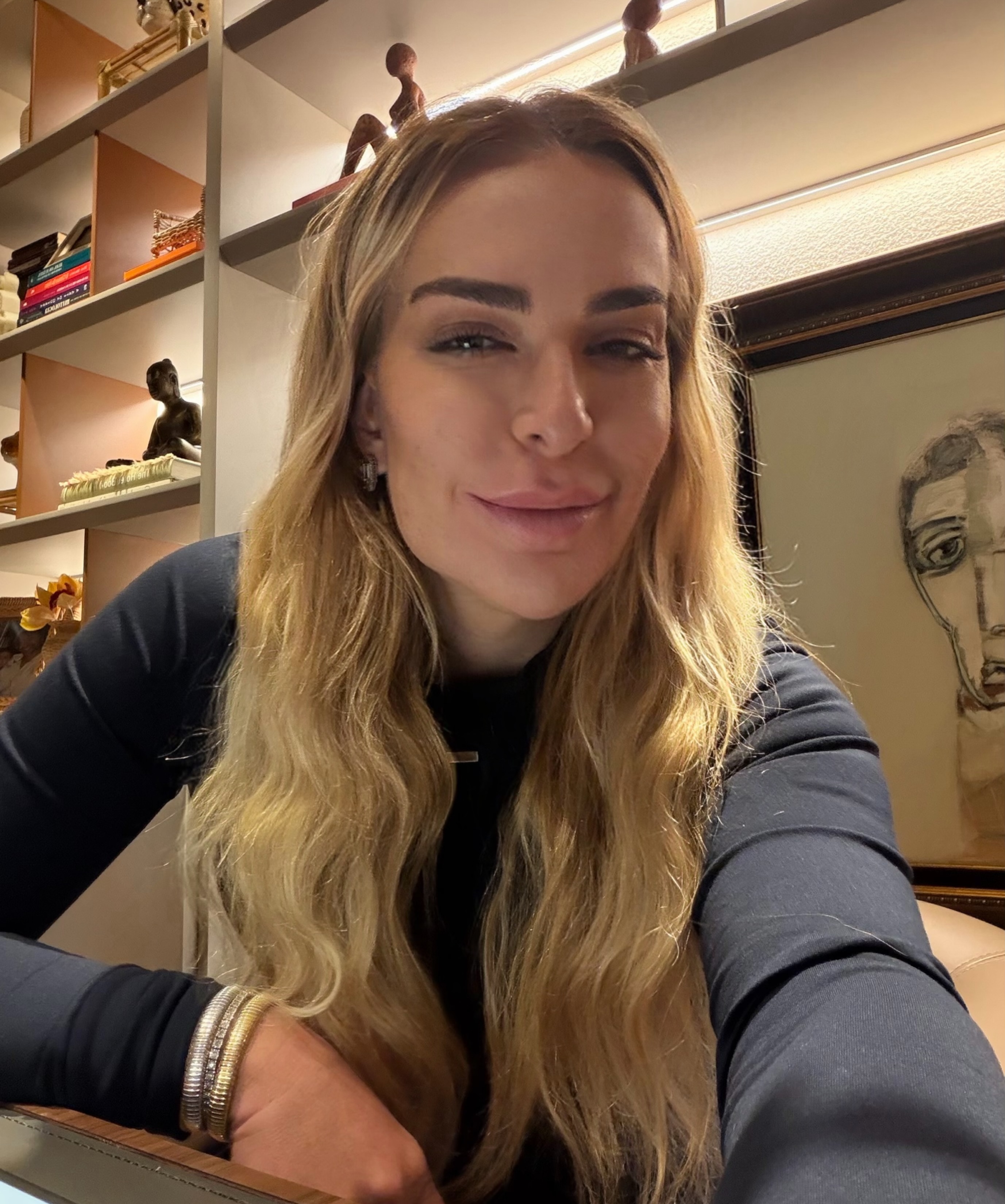 Após ameaças, sócia de Lulinha, Roberta Luchsinger decide tirar as filhas do Brasil
