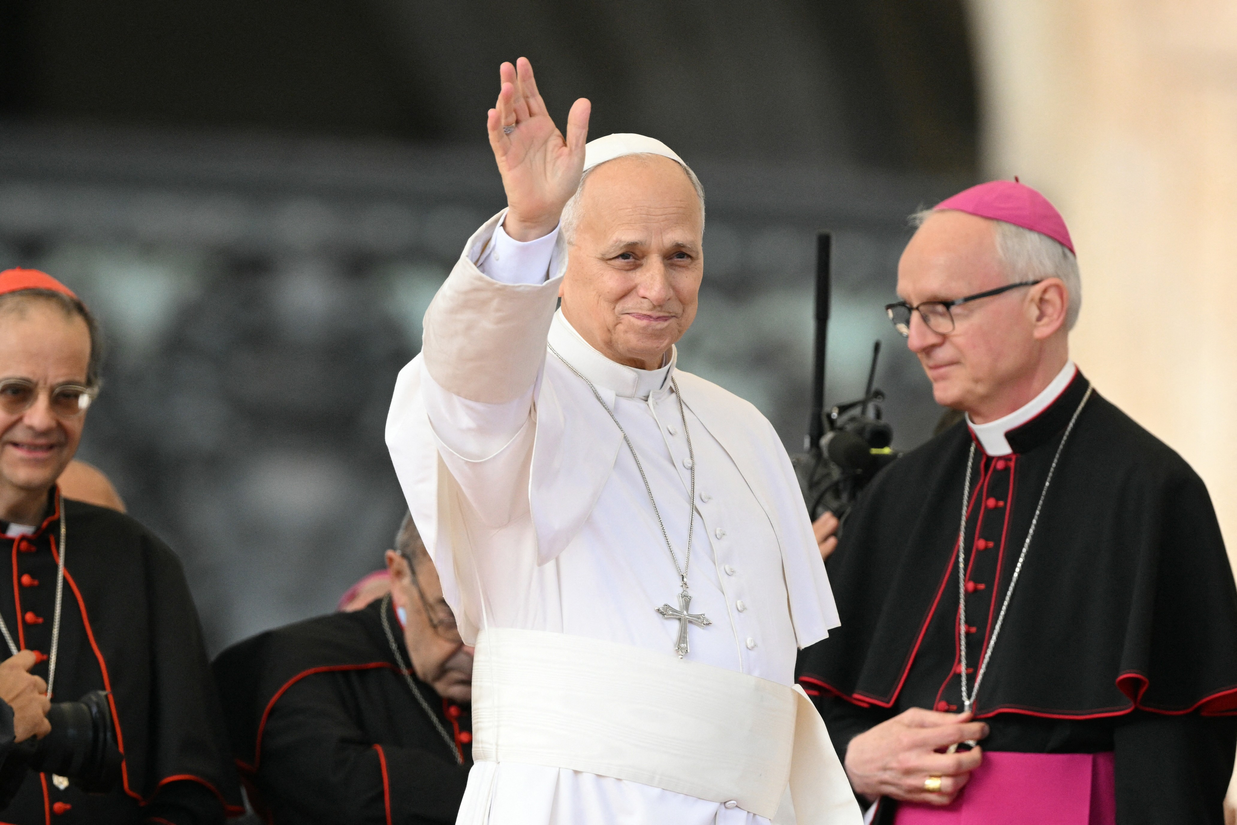 Papa Leão XIV cancela viagem a cidade italiana para se recuperar de cirurgia que retirou câncer, diz Vaticano