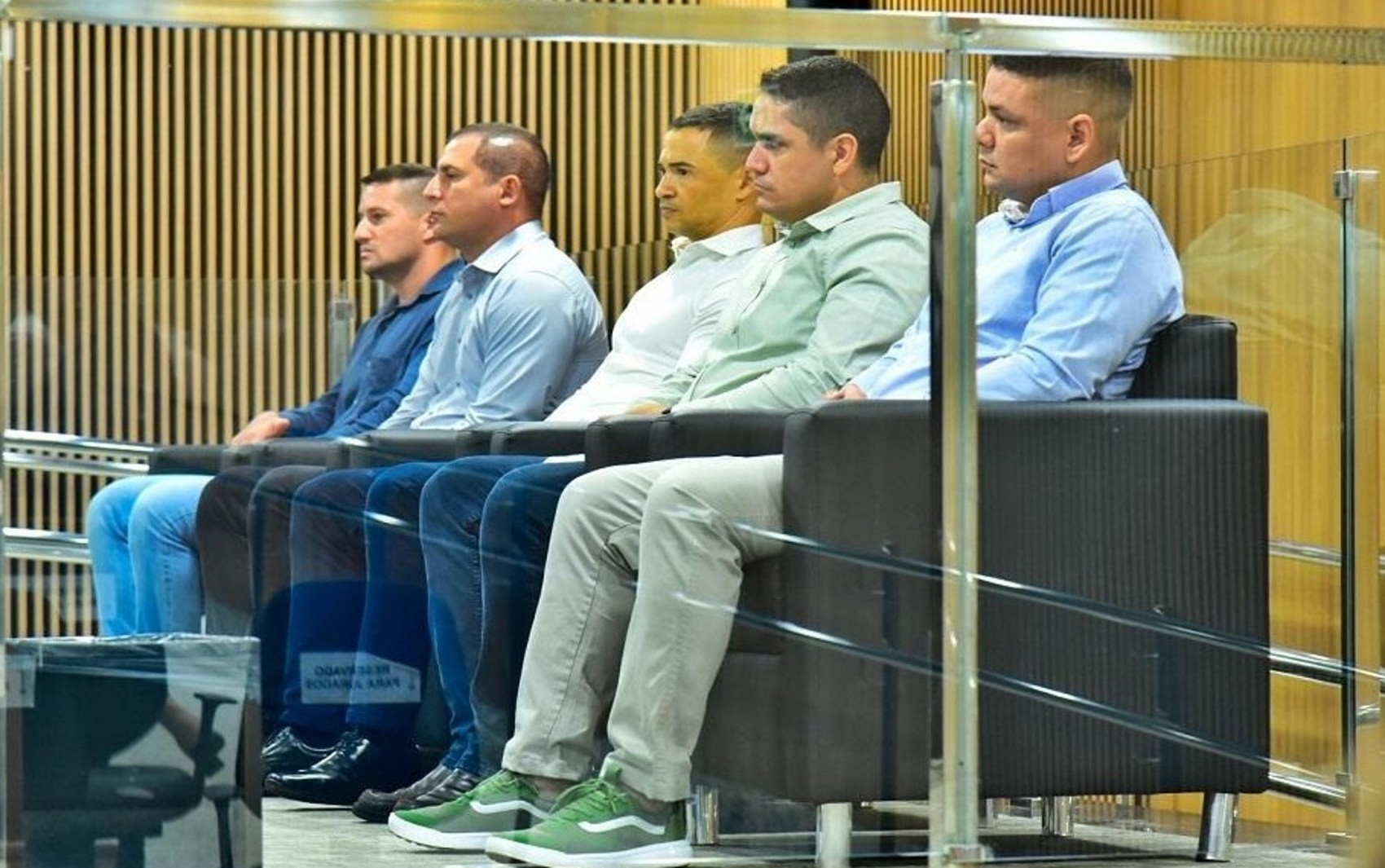 Julgamento de policiais militares condenados a 7 anos de prisão no semiaberto por matar três adolescentes é anulado pela Justiça
