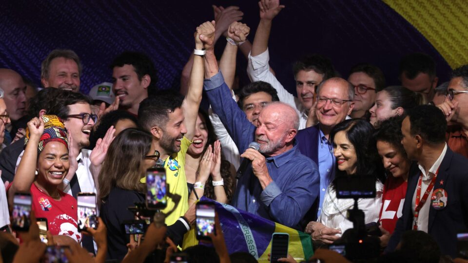 Reeleito, Lula tem desafio no Congresso. Flávio vai pedir anulação da eleição